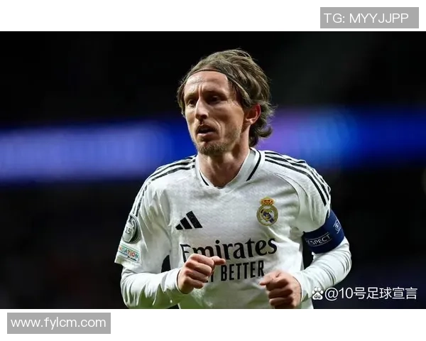 世界上最瘦的足球球员是谁 他凭借超强天赋与速度成为焦点